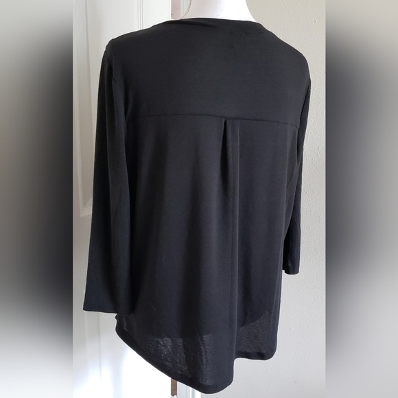 COVER STITCHED GEOMETRIC PULL-OVER TOP ZIPPER DETAIL BLACK&TAN - Picture 6 of 9